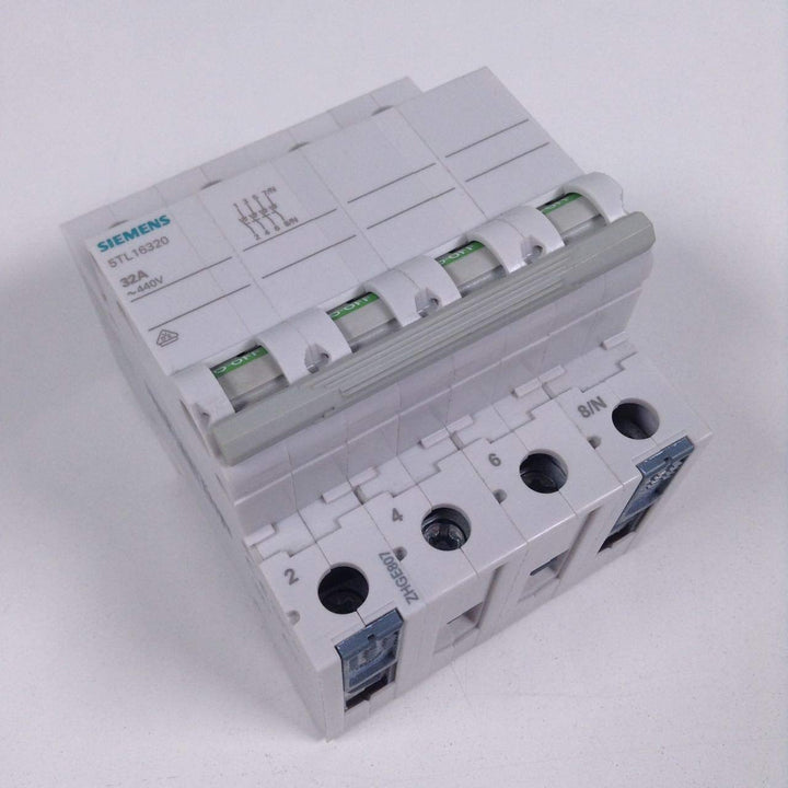 Siemens SENTRON Schalter 70 mm 400 V 4 Module 35 mm2 3-polig + neutral 32 A