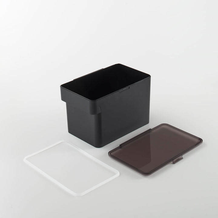 Yamazaki 5612 TOWER Behälter für Tierfutter mit Messbecher 6L, Trockenfutter: ca. 3,5kg, schwarz, AB