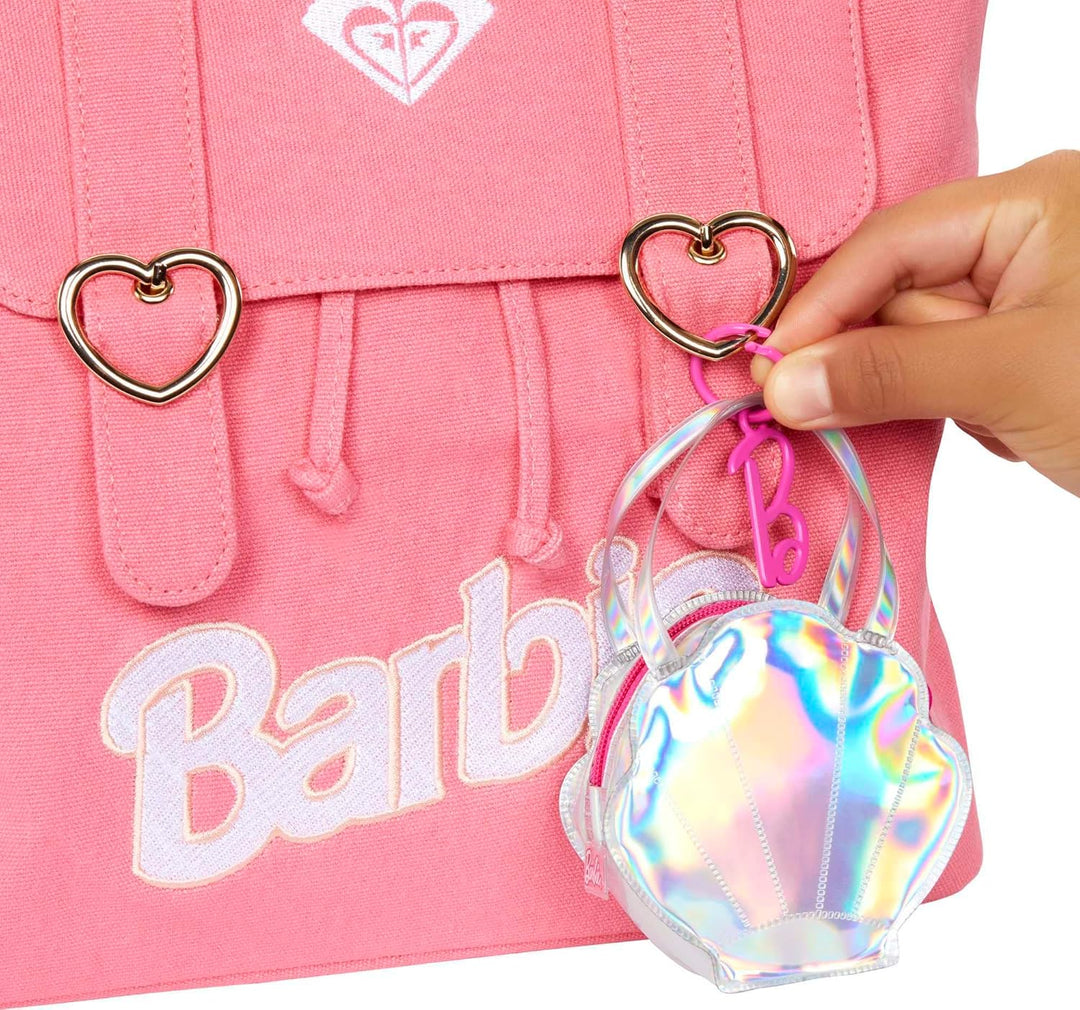 Barbie Kleidung, Deluxe-Strandtasche zum Anklippen, mit Badeanzug und fünf Themen-Accessoires für Ba