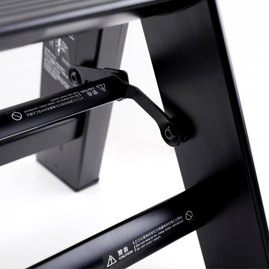 Lucano 1 Step Trittleiter schwarz Metaphys Hocker