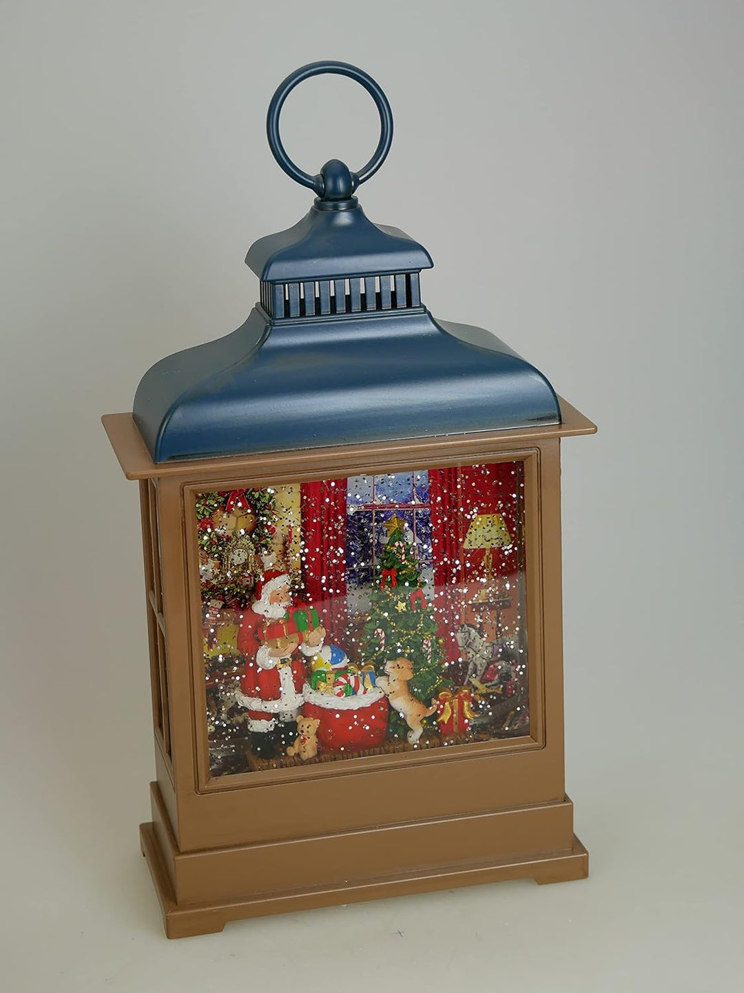 Musicboxworld MMM GmbH, 63010 Spieluhr -Schneekugel Laterne Santa im Weihnachtszimmer