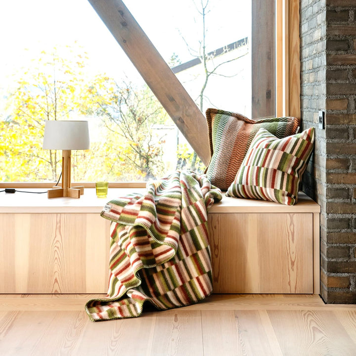 RØROS TWEED - Ida - Wolldecke aus norwegischer Lammwolle - Design von Anderssen & Voll - Deckenmasse