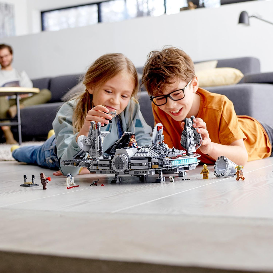 LEGO Star Wars Millennium Falcon Bauspielzeug für Kinder, Jungen & Mädchen, Modellraumschiff-Set mit