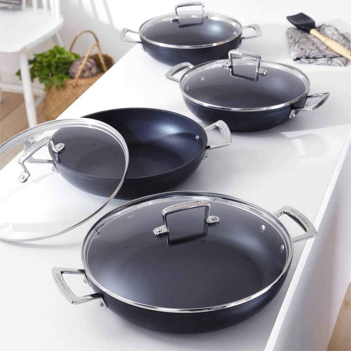 Le Creuset Aluminium-Antihaft Profipfanne mit Deckel, Ø 26 cm, Für alle Herdarten inkl. Induktion ge
