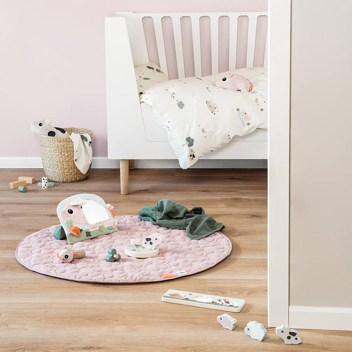Done by Deer Spielbogen Baby mit Spielmatte und 4 x Anhänger/Babyspielzeug - Rassel, Glöckchen, Knis