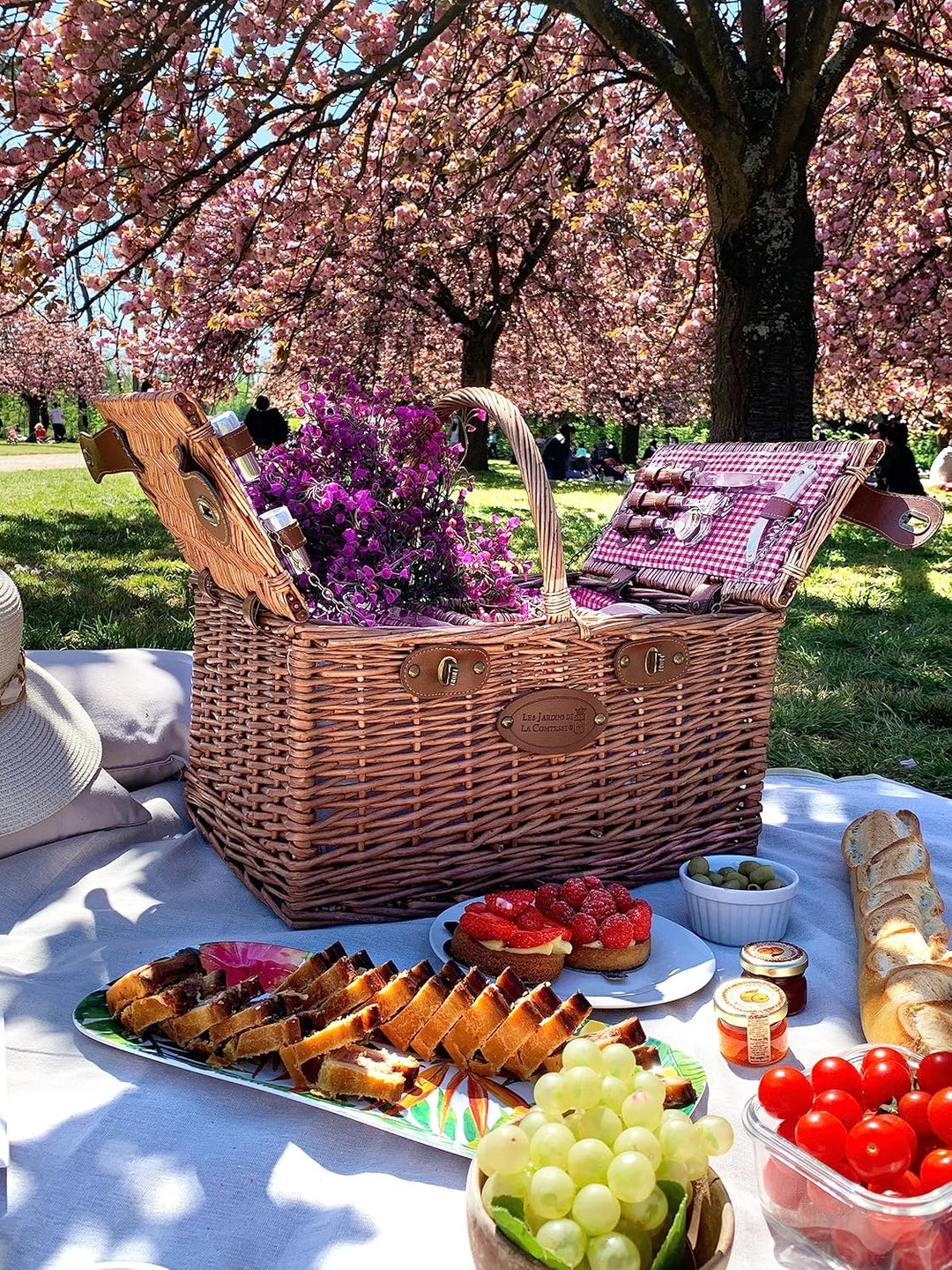 Picknickkorb Saint-Germain rotkariert aus dunkler Weide - Korb mit Fach für eine Flasche - für 4 Per