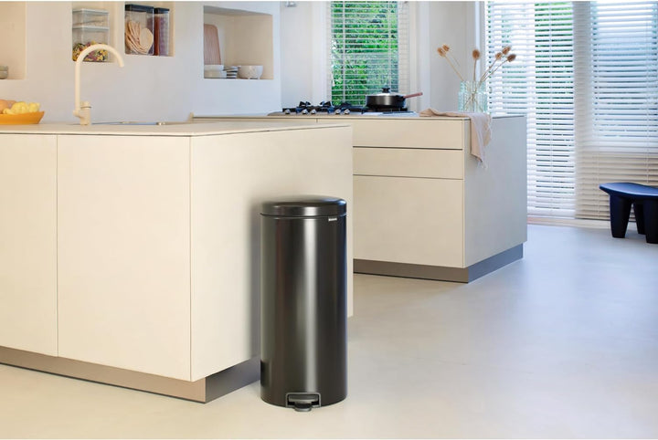 Brabantia 114540 Treteimer mit Inneneimer aus Kunststoff,stahl,Matt Schwarz,30 Liter Matt Schwarz 30