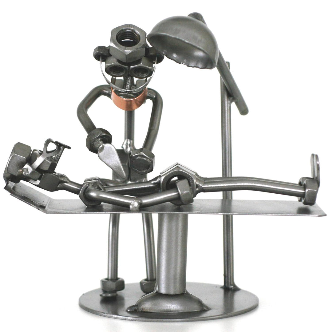 metalman24 Schraubenmännchen Chirurg OP-Tisch Arzt I Handarbeit I Geschenkidee I Metallfigur I Metal