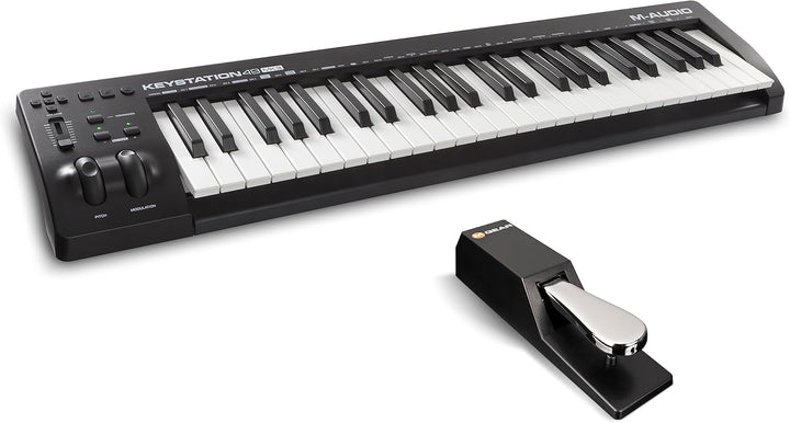M-Audio Keystation 49MK3 + SP-2 - MIDI Keyboard Controller mit 49 Tasten, zuweisbaren Reglern, Pitch