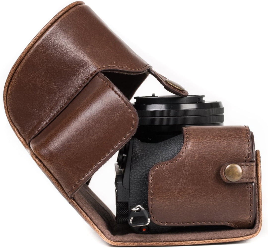 MegaGear Sony Alpha A6500 (16-50 mm) Ever Ready Leder Kamera-Case mit Trageriemen und Batteriezugang