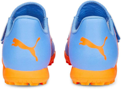 PUMA Unisex Future Play Tt V Jr Fussballschuh 38.5 EU Blue Glimmer Puma White Ultra Orange, 38.5 EU