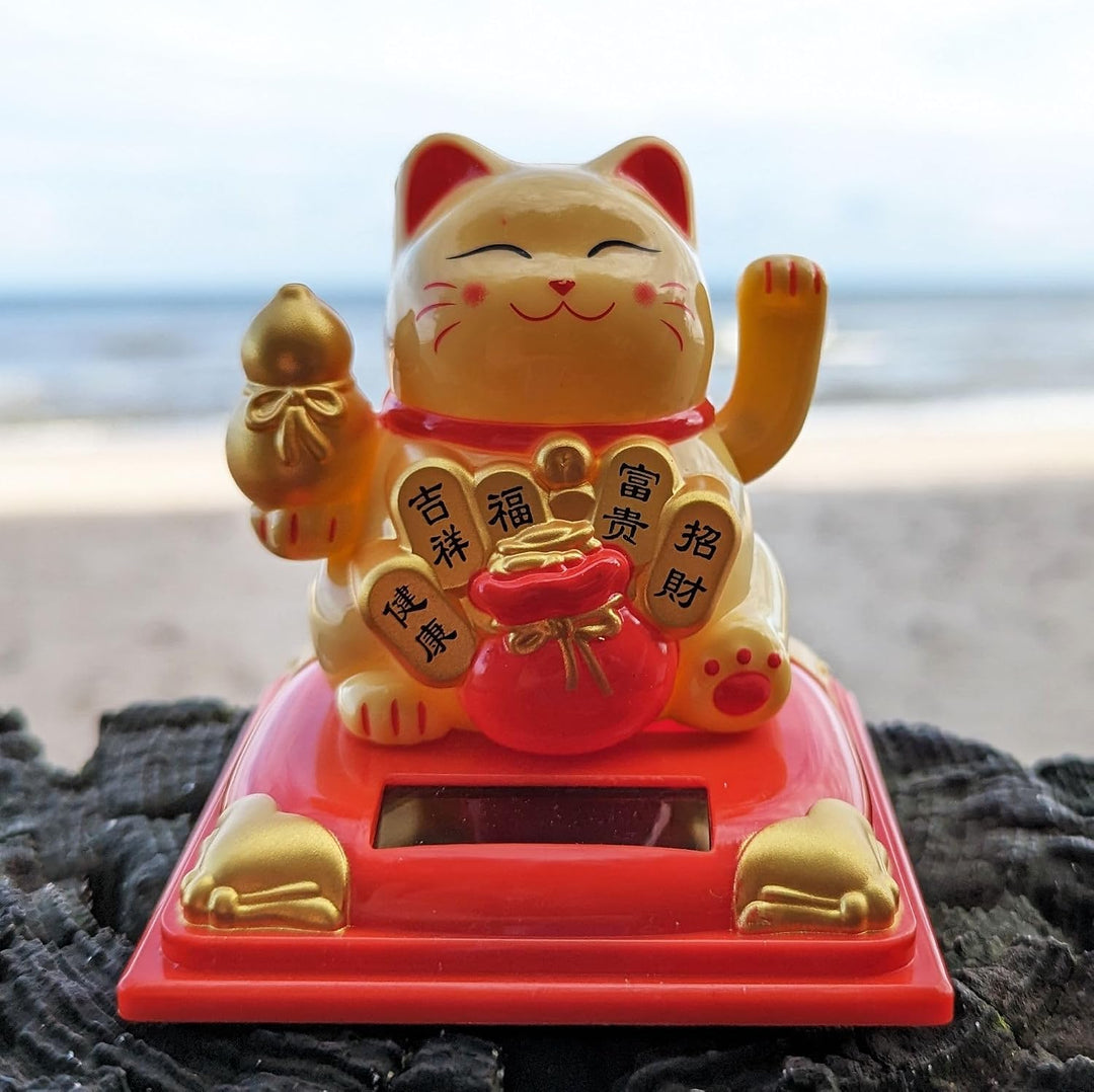 Freak Scene Glückskatze Maneki-Neko Vermögen Solar auf Sockel 8cm beige Winkekatze Lucky cat, Beige