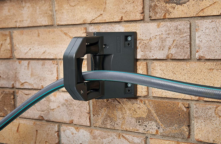 Gardena 8045 1,8 m Wandmontage, einziehbare Spule mit Schlauchführung, Fuss, grau 66 ft mit extra Sc