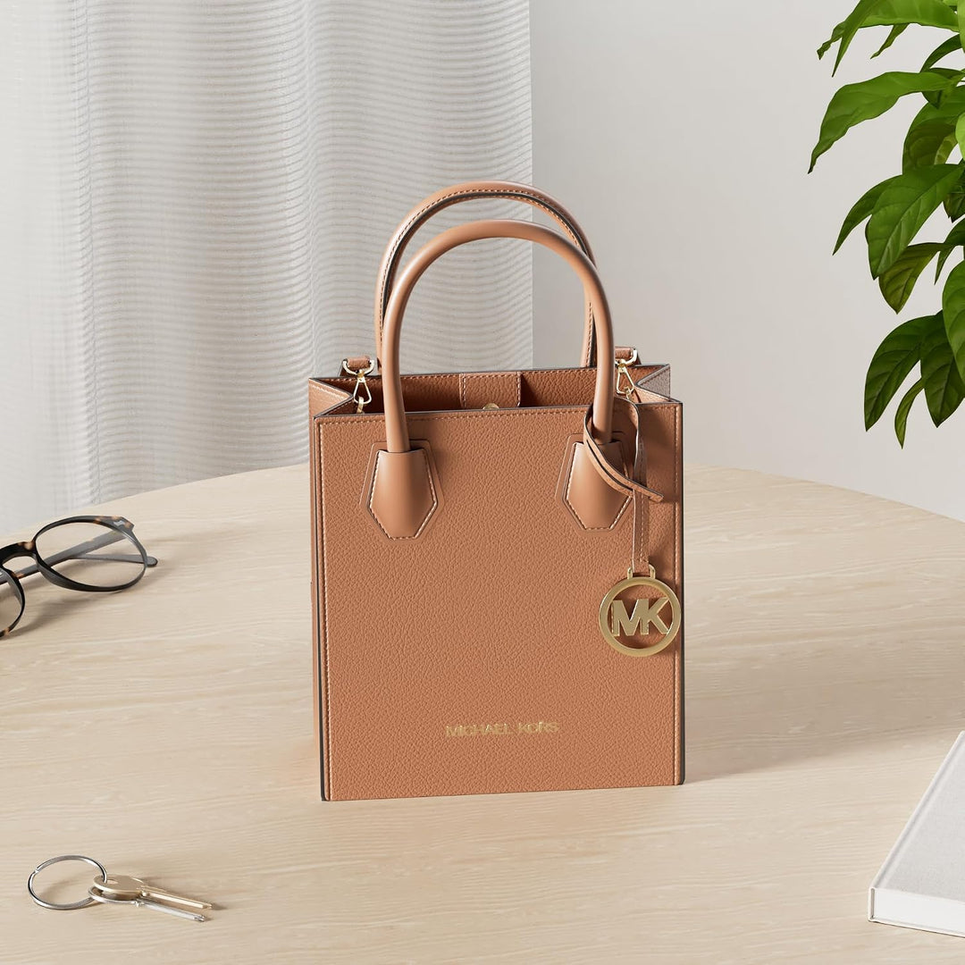 Michael Kors Mercer Umhängetasche aus genarbtem Leder, extra klein Braun, Braun