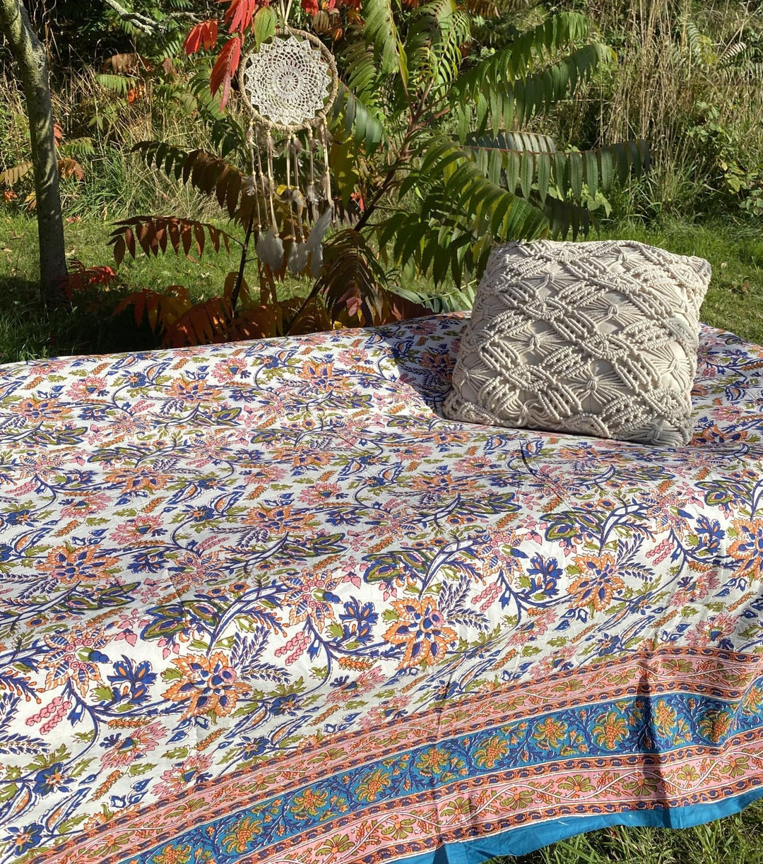 GURU SHOP Blockdruck Tagesdecke, Bett & Sofaüberwurf, Handgearbeiteter Wandbehang, Wandtuch - Design