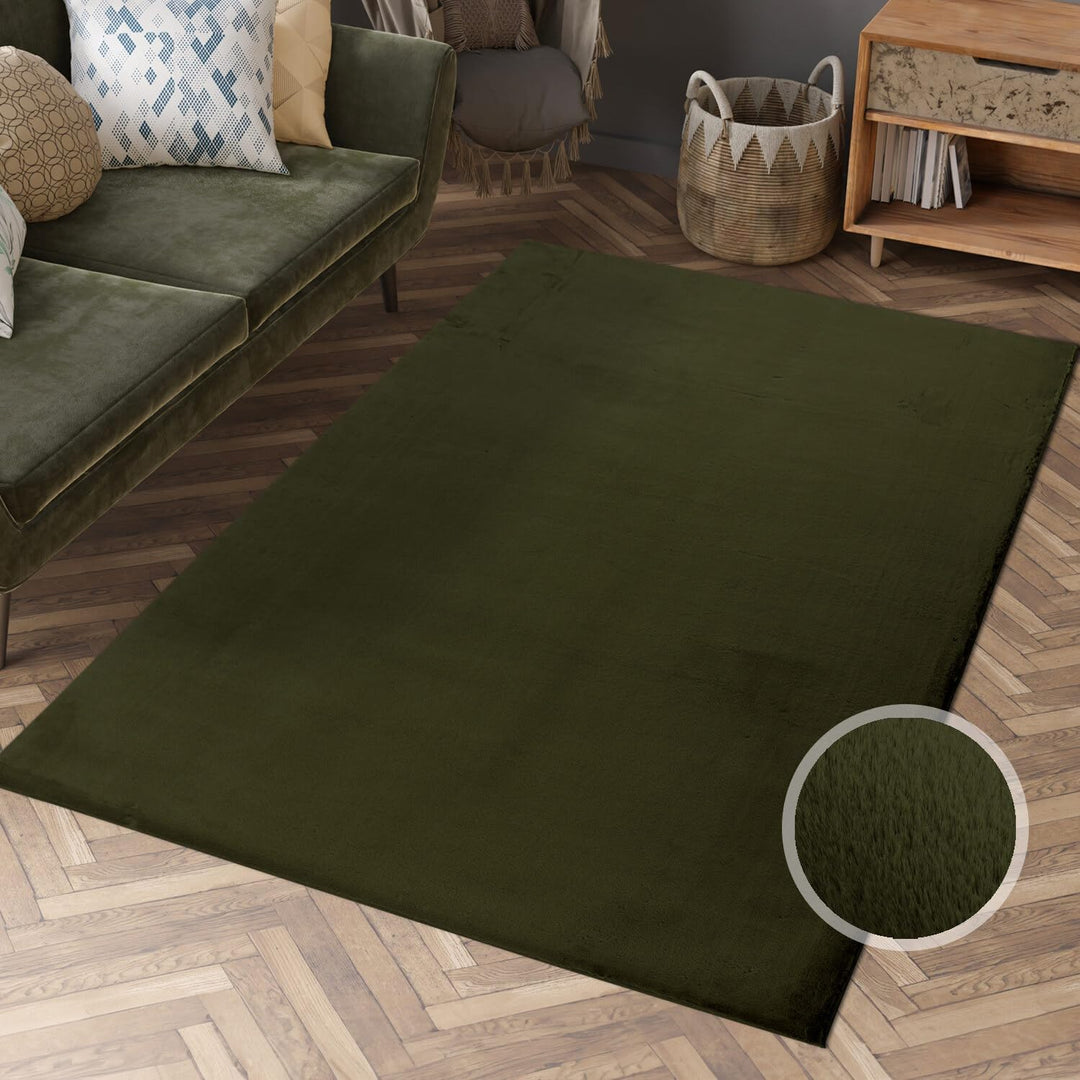 Hochflor Teppich Wohnzimmer - Einfarbig Basil, Oliv-Grün - 80x150 cm - Super Soft Polyester, Samtig-