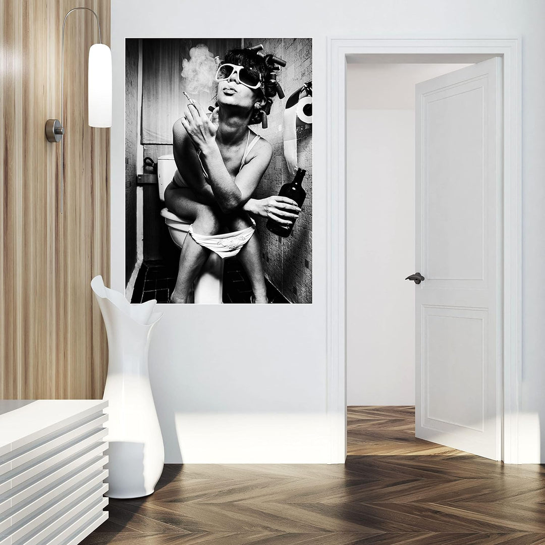 wandmotiv24 Poster als Wanddeko, Grösse Din A0, Frau im Bad, Sonnenbrille, Fotografie, Schwarz Weiss