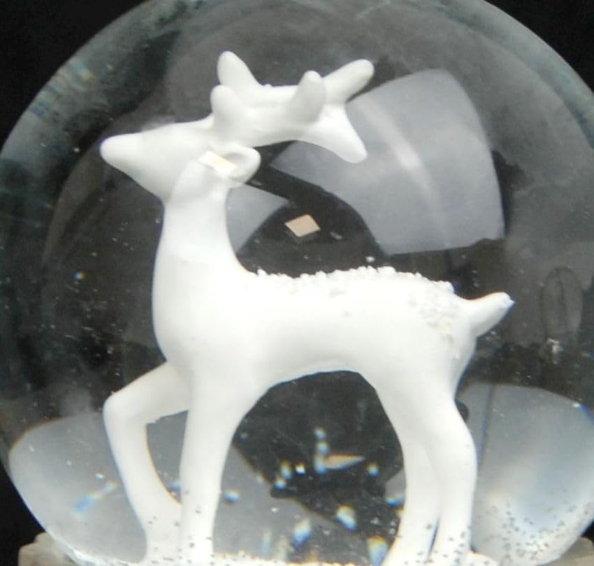 Schneekugel Weihnachten Spieluhr | REH weiss| Sockel Silber glänzend mit Schneeflocken | mit Musik |