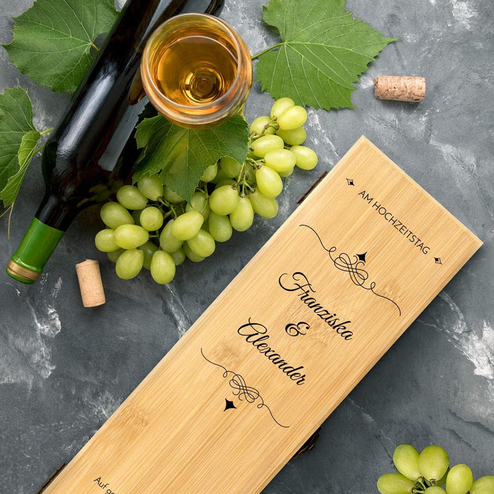 Maverton Weinbox für 0,7L Weinflasche - Wein Holzbox personalisiert + 4er Weinzubehör - Weinset Wein