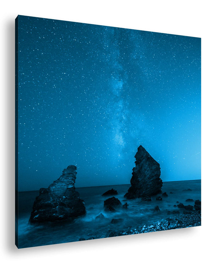 deyoli atemberaubender Sternenhimmel am Meer Format: 70x70 Effekt: Monocrome Blau als Leinwandbild,