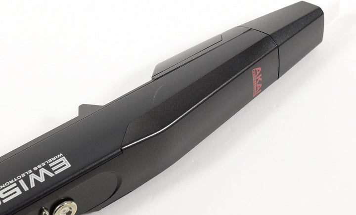 AKAI Professional EWI5000 - Kabelloses, batteriebetriebenes elektronisches Blasinstrument mit integr