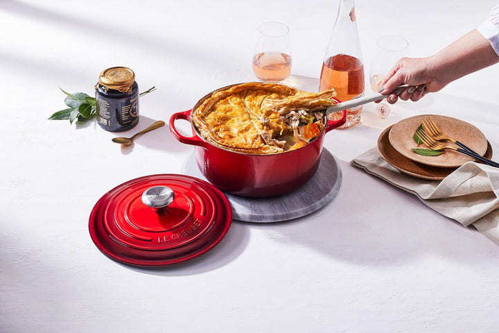Le Creuset Signature Gusseisen-Bräter mit Deckel, Ø 26 cm, Rund, Für alle Herdarten und Induktion ge