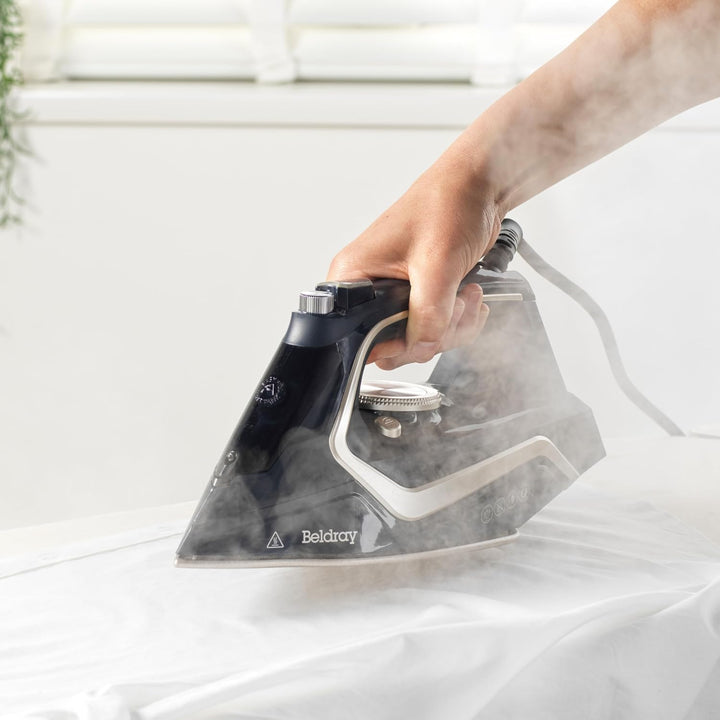 Beldray 2600-Watt-Bügeleisen – Antihaftbeschichtete Keramiksohle, variable Temperatur- und Dampfrege