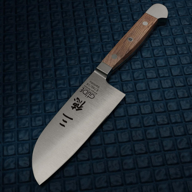 GÜDE Solingen - Santoku Messer geschmiedet, 14 cm, Fasseichenholz, ALPHA FASSEICHE, Doppelkropf, Han