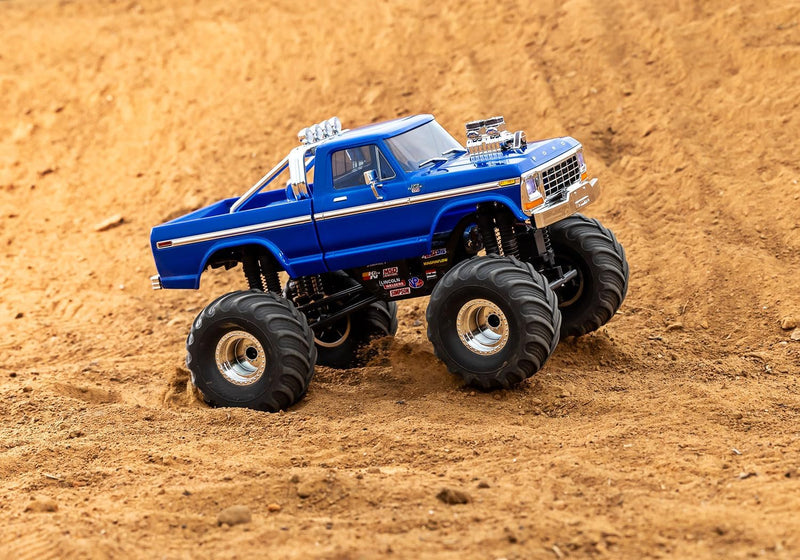 TRAXXAS TRX-4MT Ford blau F150 4x4 1/18 Monster-Truck RTR Brushed, mit Akku und USB Ladegerät