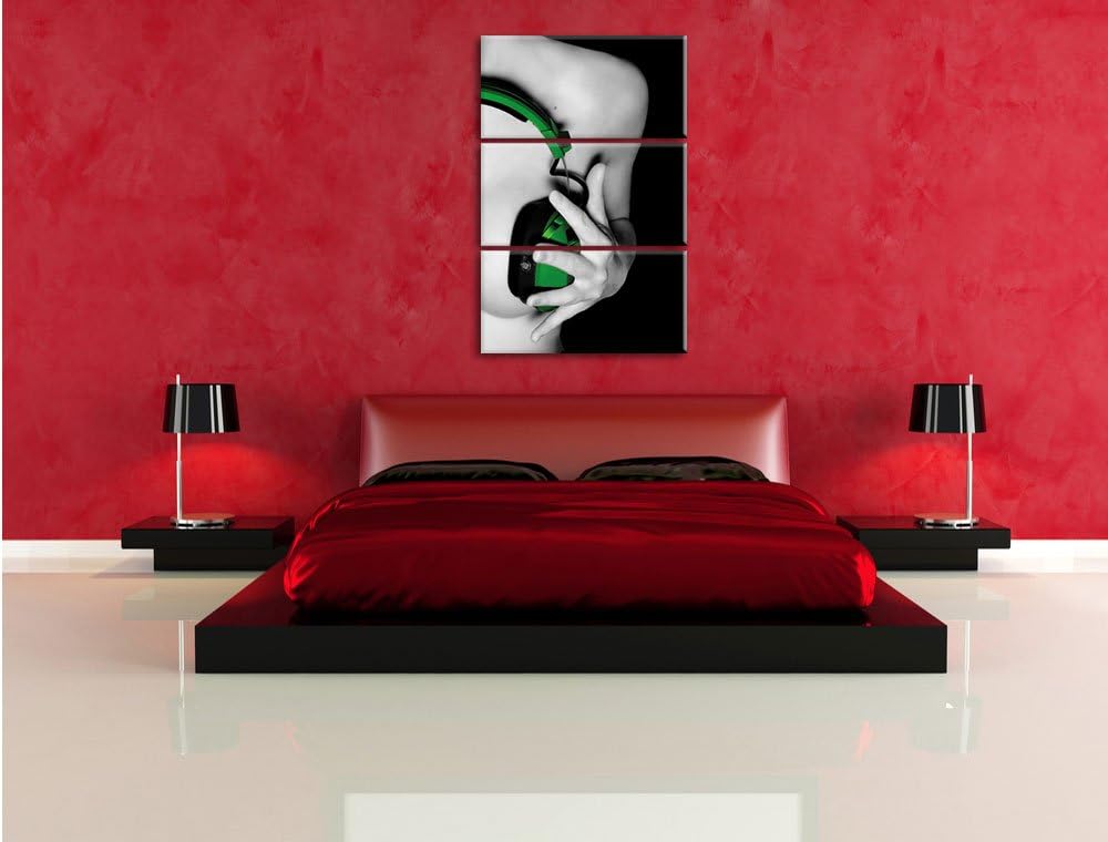 Dark Sexy Girl grüne Kopfhörer schwarz/weiss 3-Teiler Leinwandbild 120x80 Bild auf Leinwand