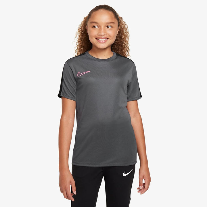 Nike Unisex Kinder T-Shirt Df Acd23 7-8 Jahre Iron Grey/Black/Sunset Pulse, 7-8 Jahre Iron Grey/Blac