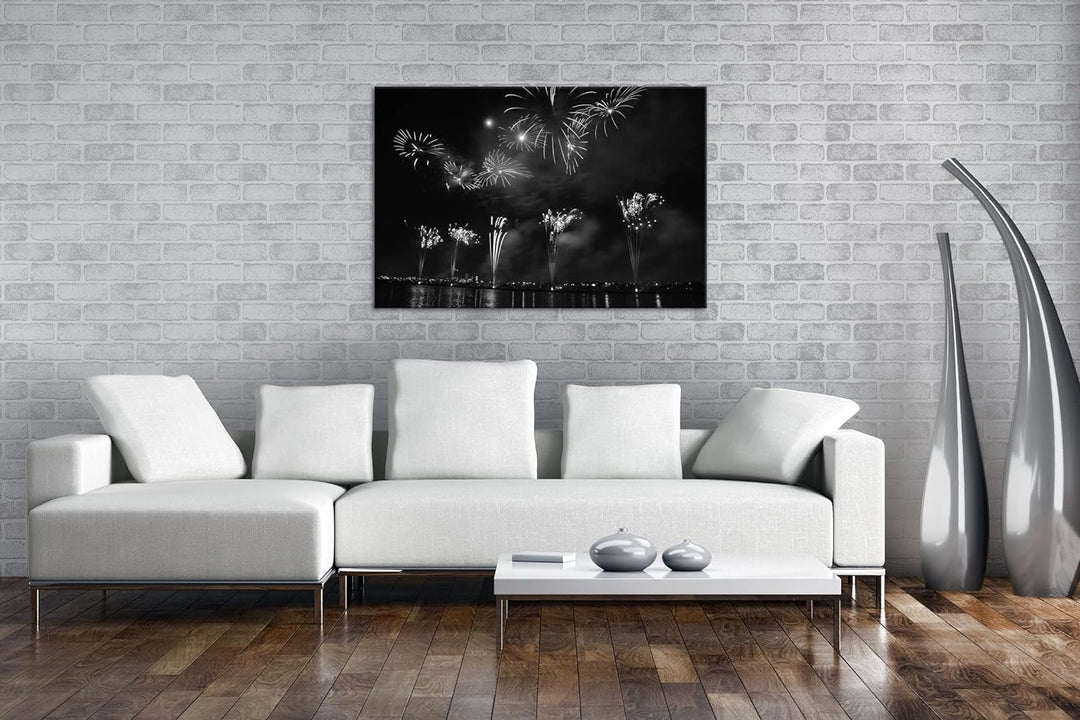 aufsteigendes Feuerwerk in der Nacht Effekt: Schwarz&Weiss,Format: 80x60 als Leinwandbild, Motiv fer