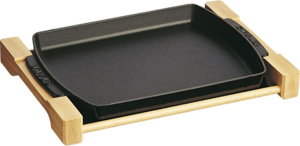 Staub Teller mit Holzunterlage, rechteckig (33 x 23 cm, 1 L) schwarz