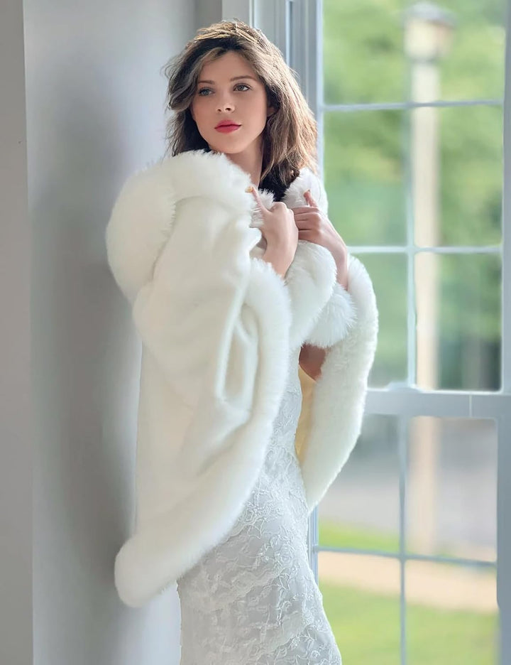 BEAUTELICATE Damen Kunstpelz Braut Umhang mit Kapuze Winter Braut Poncho Cape Kurz Warm Kunstpelz St