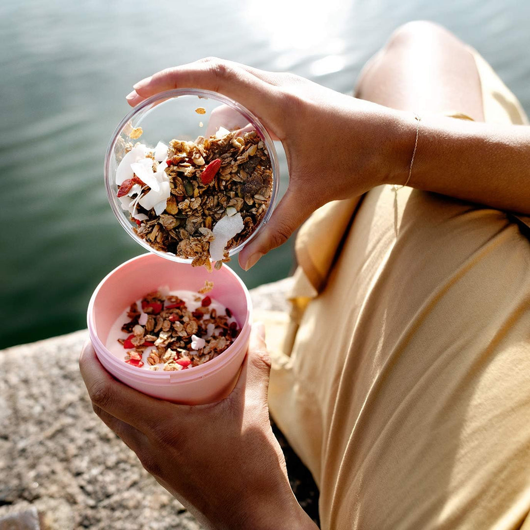 Mepal Müslibecher to go, Klein, praktischer Joghurtbecher to go - Unterteilung für Joghurt & Müsli -