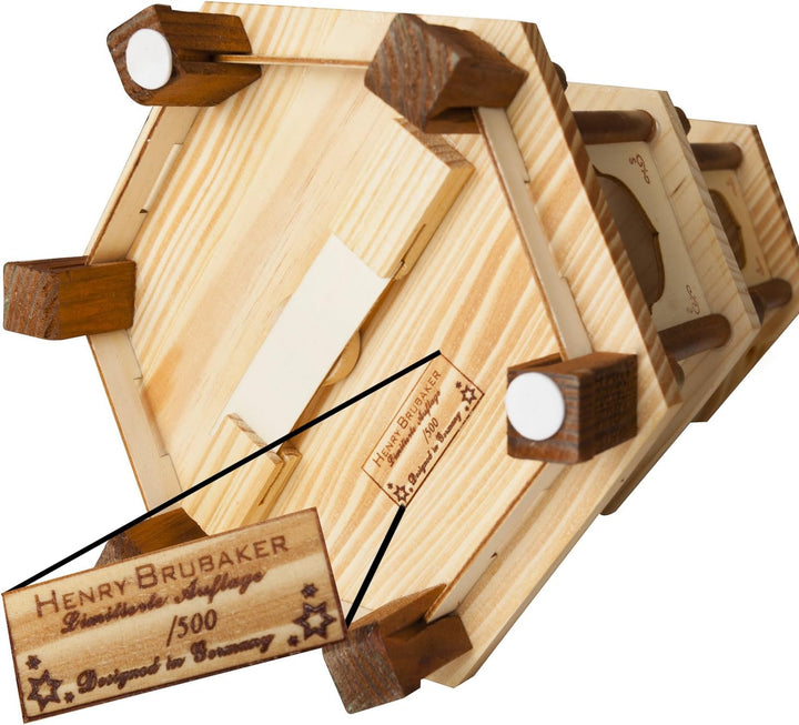 Brubaker Weihnachtspyramide Holzpyramide - Natur - 4 Etagen - 60 cm Höhe - handbemalte Figuren Natur