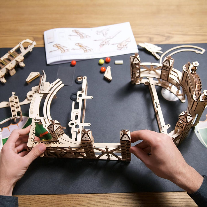 Ugears Quidditch Pinball 3D Puzzle Holz - 3D Holzpuzzle Harry Potter Flipper Maschine Modellbausatz