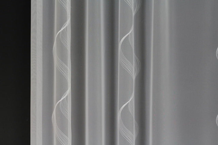 EASYHomefashion Hochwertige Gardine Fertiggardine Voile Store Schal mit Stickerei Faltenband und Ble