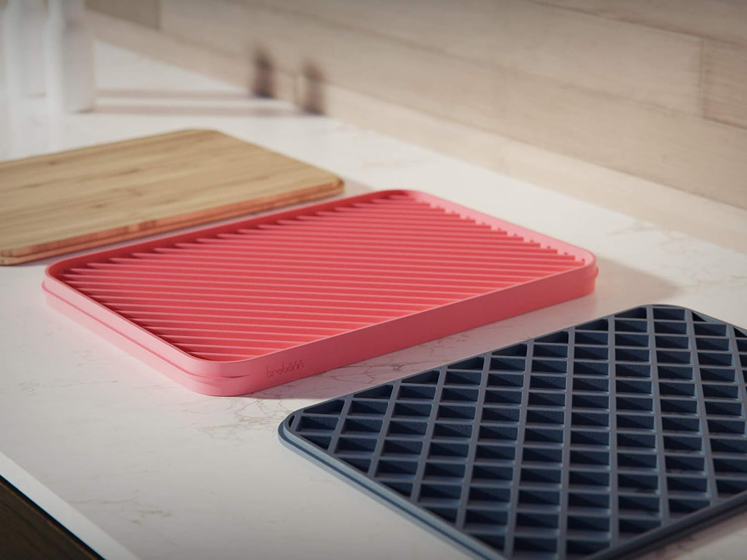 Trebonn - Trilogy Chop Drain & Rest, Küchenset aus Bambus-Schneidebrett 34 x 24 cm, Abtropfgestell u