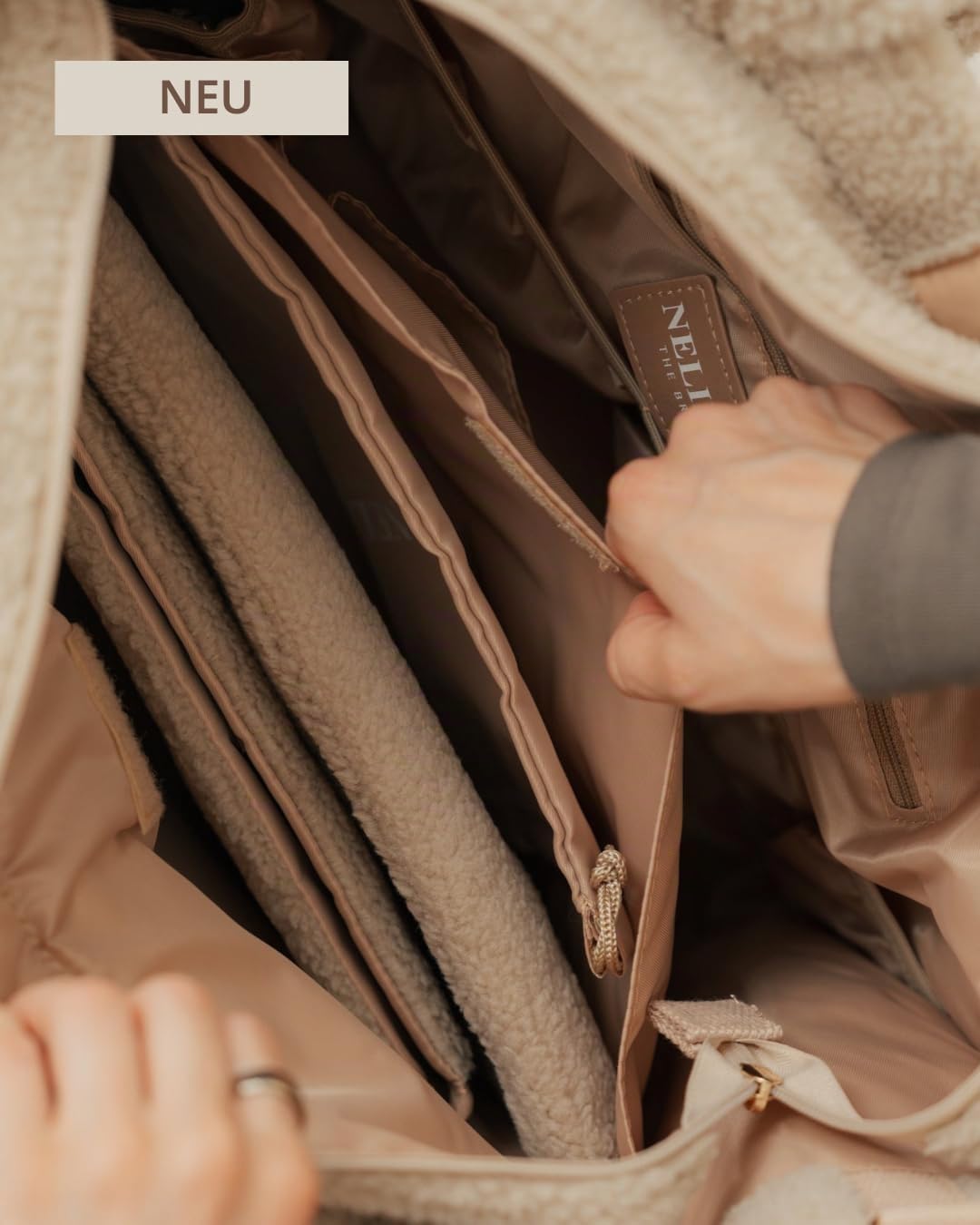 The Brand Wickeltasche Teddy Mom Bag Beige mit Wickelunterlage, Flaschenhalter, Kinderwagenbefestigu