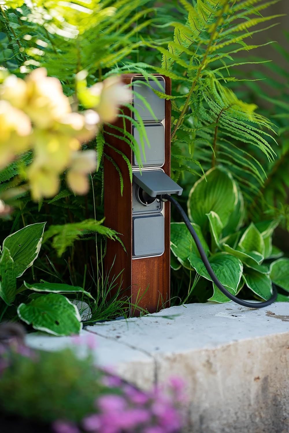 MG-Elektro Steckdosensäule 4fach (Corten) | Aussensteckdose wetterfest IP55, Rost, Modernes Design &