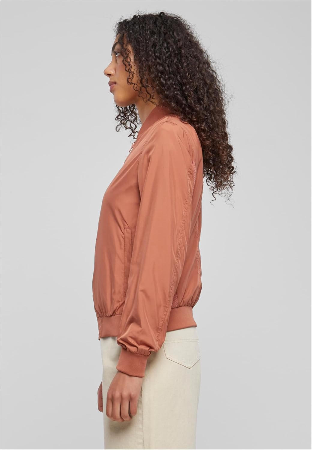Urban Classics Damen Bomberjacke Ladies Light Bomber Jacket, leichte Fliegerjacke für Frauen in viel