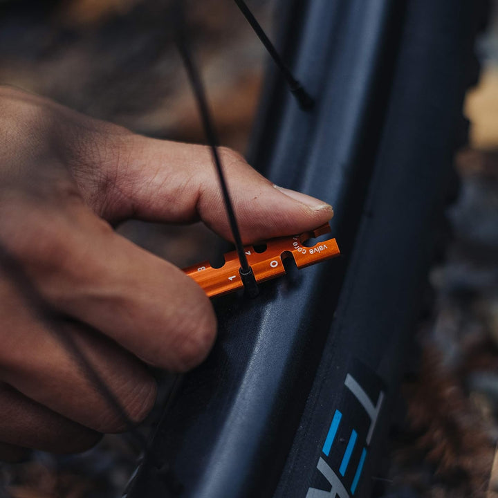 Granite Stash Multi-Tool Kit - Kompaktes Fahrradwerkzeug kann im Gabelschaft verstaut werden STANDAR