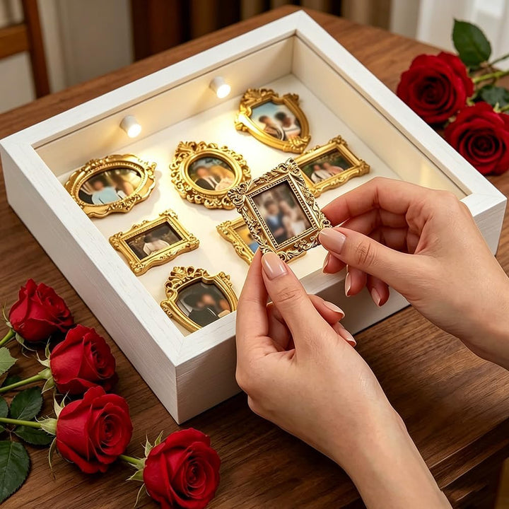 DIY Mini Museum Shadow Box mit LED Licht - Mini Bilderrahmen Vintage Set mit 8 Gold Rahmen & 8 Figur