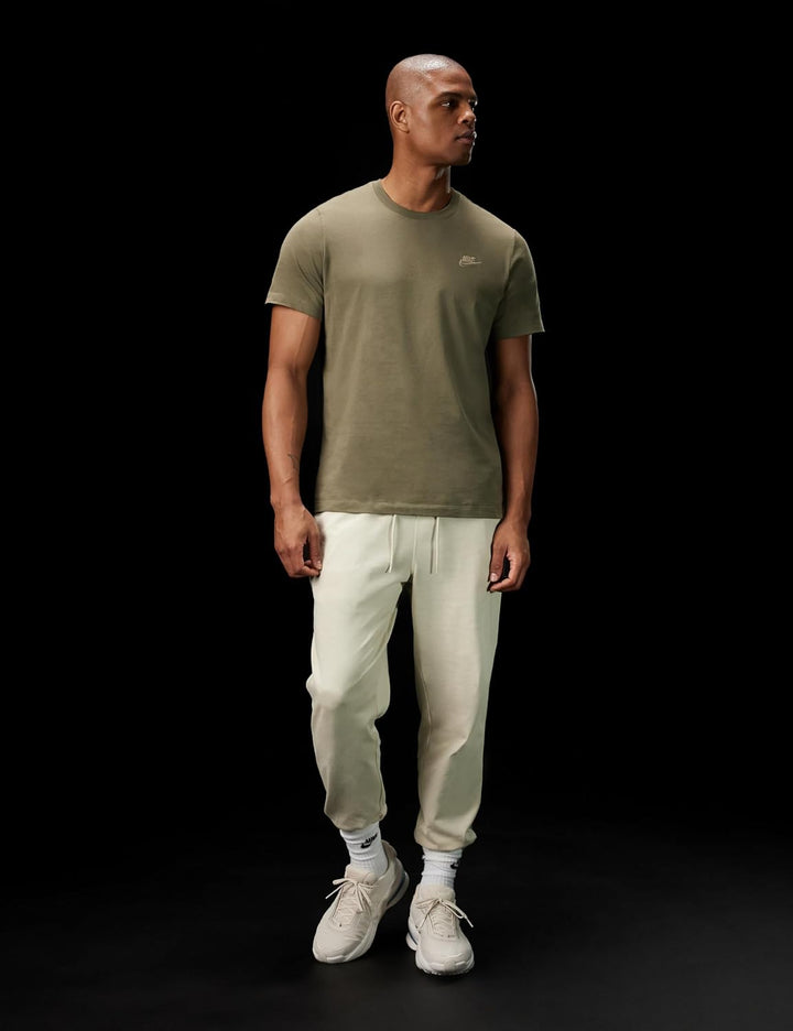 Nike Herren Sportswear Club T-Shirt S Medium Olive/Parachute Beige, S Medium Olive/Parachute Beige