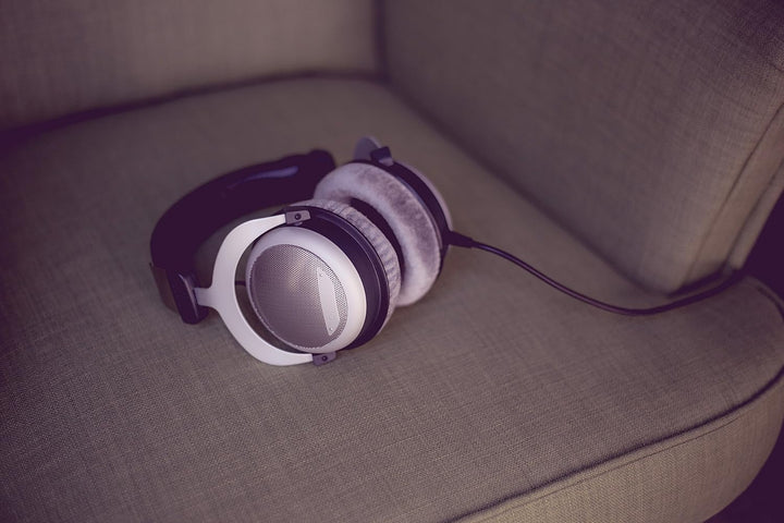 beyerdynamic DT 880 Edition 600 Ohm Over-Ear-Stereo Kopfhörer. Halboffene Bauweise, kabelgebunden, H