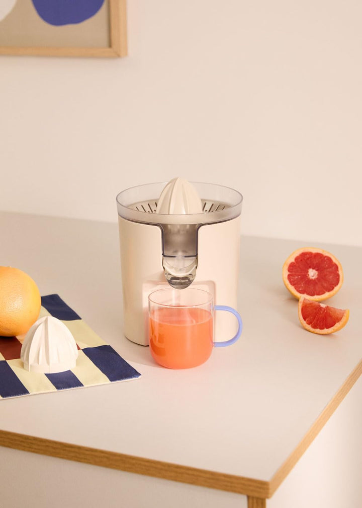CREATE/JUICER STUDIO/Elektrische Zitruspresse in Cremeweiss/Spritzfrei, 230ml Behälter, Fruchtfleisc