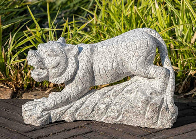 IDYL Granit-Stein Tierfigur Tiger | Frostfest | Länge 40 cm | grau | Asiatische Dekoration für Garte