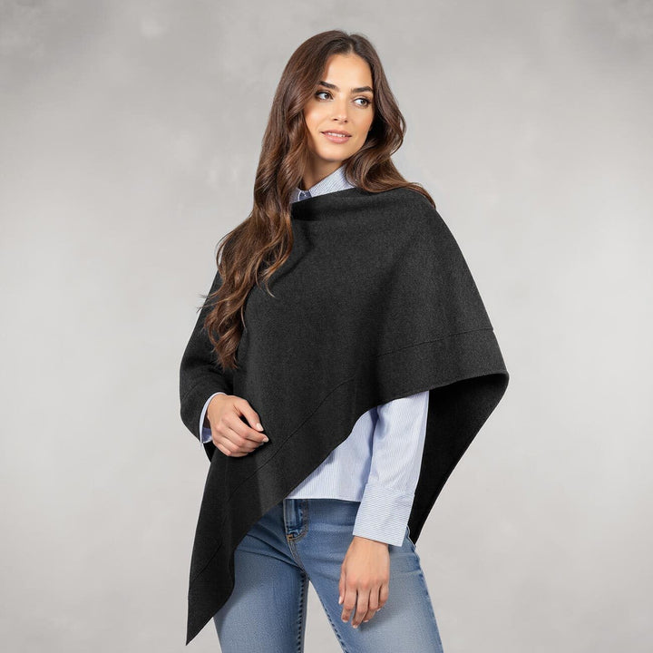 GIESSWEIN Merino Lambswool Poncho - Damen Feinstrick Überwurf aus Merinowolle, Wool Cape, Frauen Str