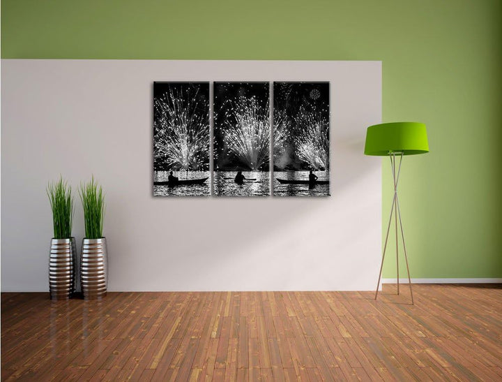 Pixxprint Feuerwerk auf dem Wasser / 3-Teilig/Gesamtmass 120cm Leinwandbild bespannt auf Holzrahmen/